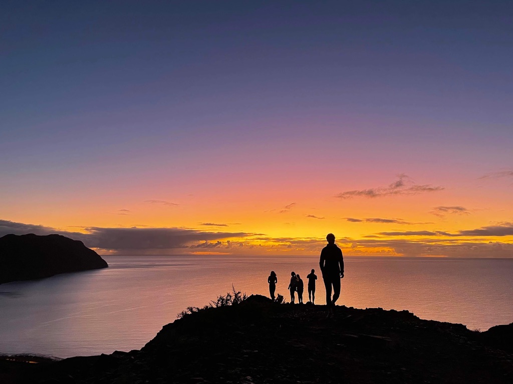 Silhuetter vid Atlantens soluppgång på Fuerteventura